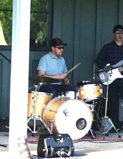 Coast Highway Band was chosen to play for Congressman Mike Thompsons Spring fund raiser at Sugarloaf Winery.